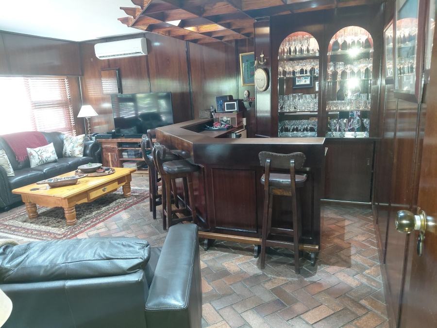 5 Bedroom Property for Sale in Vanes Estate Eastern Cape